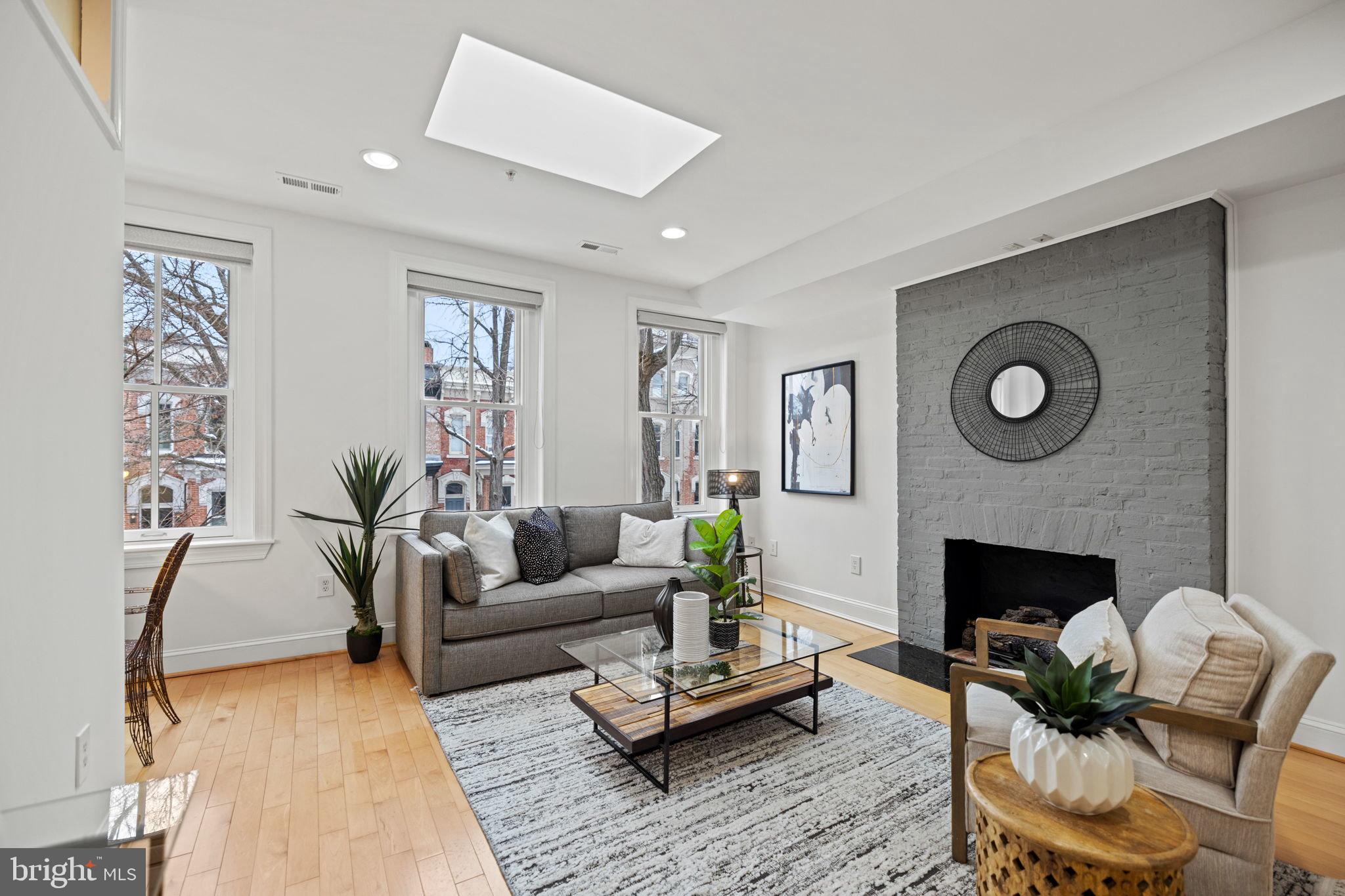 1447 Swann Street Northwest, Unit A Washington, DC 20009 - Photo 4 of 24