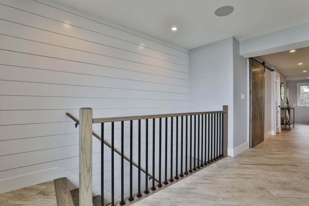 45 Raymond Street, Unit 7 Manchester, MA 01944 - Photo 31 of 40 a view of a hallway