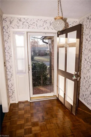 $255,000 | 306 Bremen Drive, Lexington, NC 27295