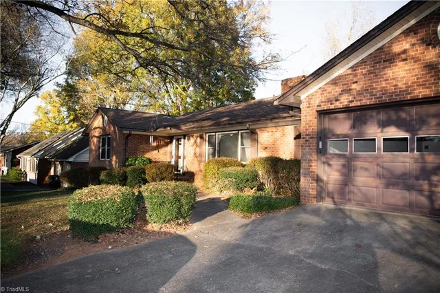 $255,000 | 306 Bremen Drive, Lexington, NC 27295