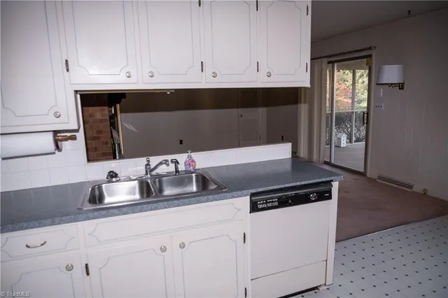 $255,000 | 306 Bremen Drive, Lexington, NC 27295