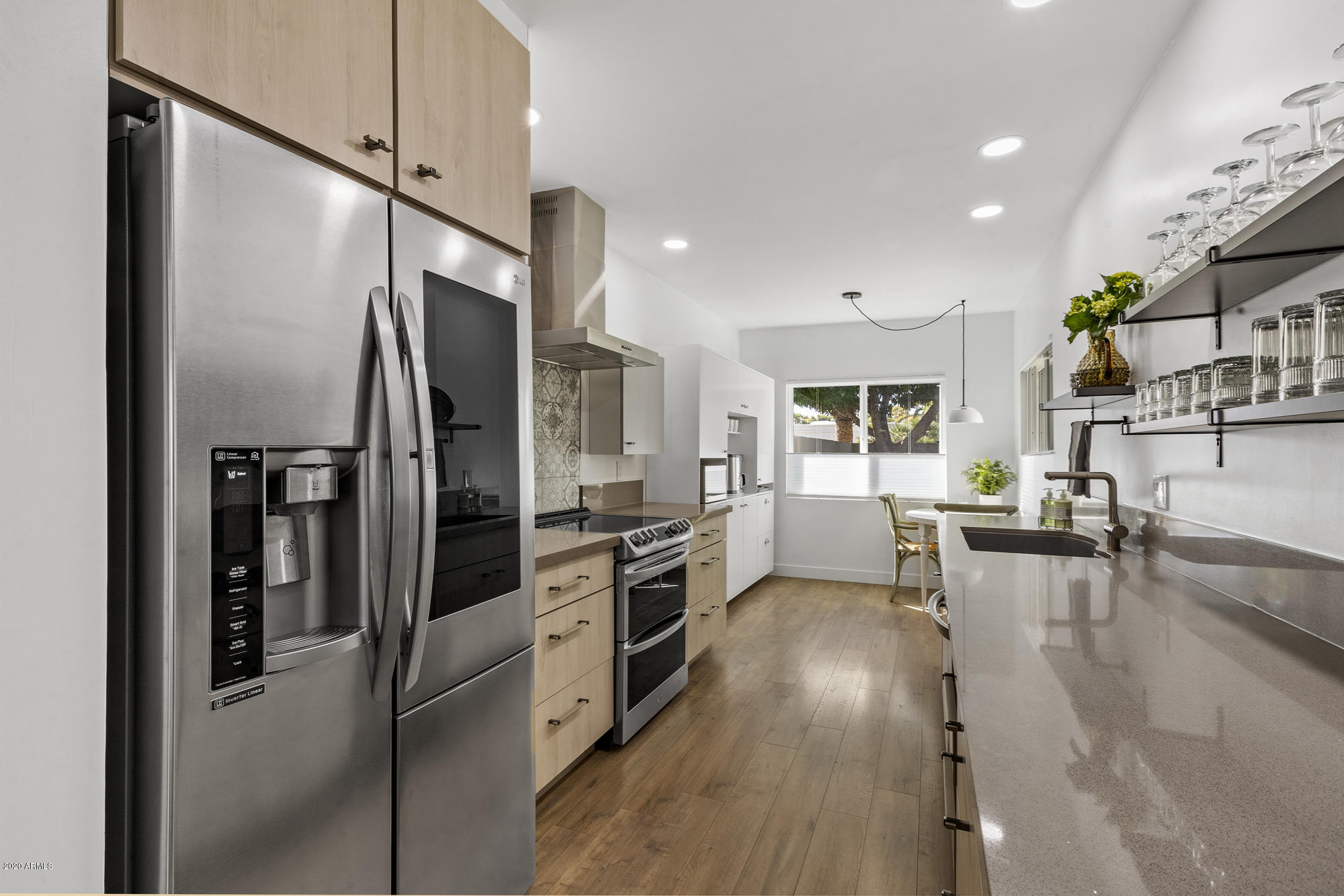216 West Winged Foot Road Phoenix, AZ 85023 - Photo 11 of 32 Kitchen
