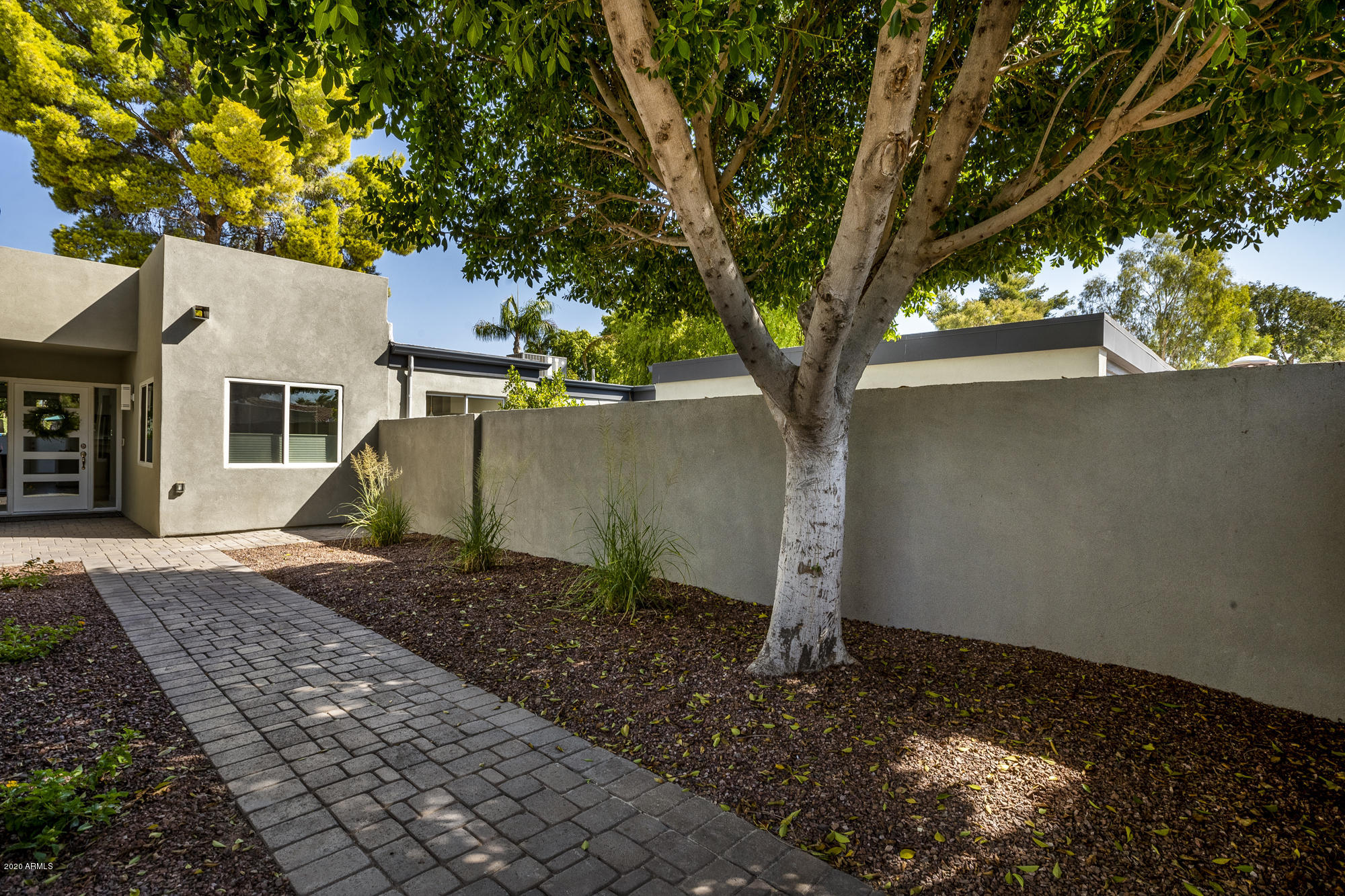 216 West Winged Foot Road Phoenix, AZ 85023 - Photo 2 of 32 Shaded Entry