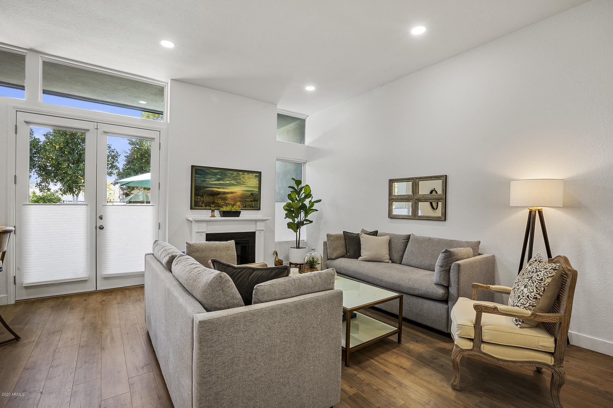 216 West Winged Foot Road Phoenix, AZ 85023 - Photo 5 of 32 Great room