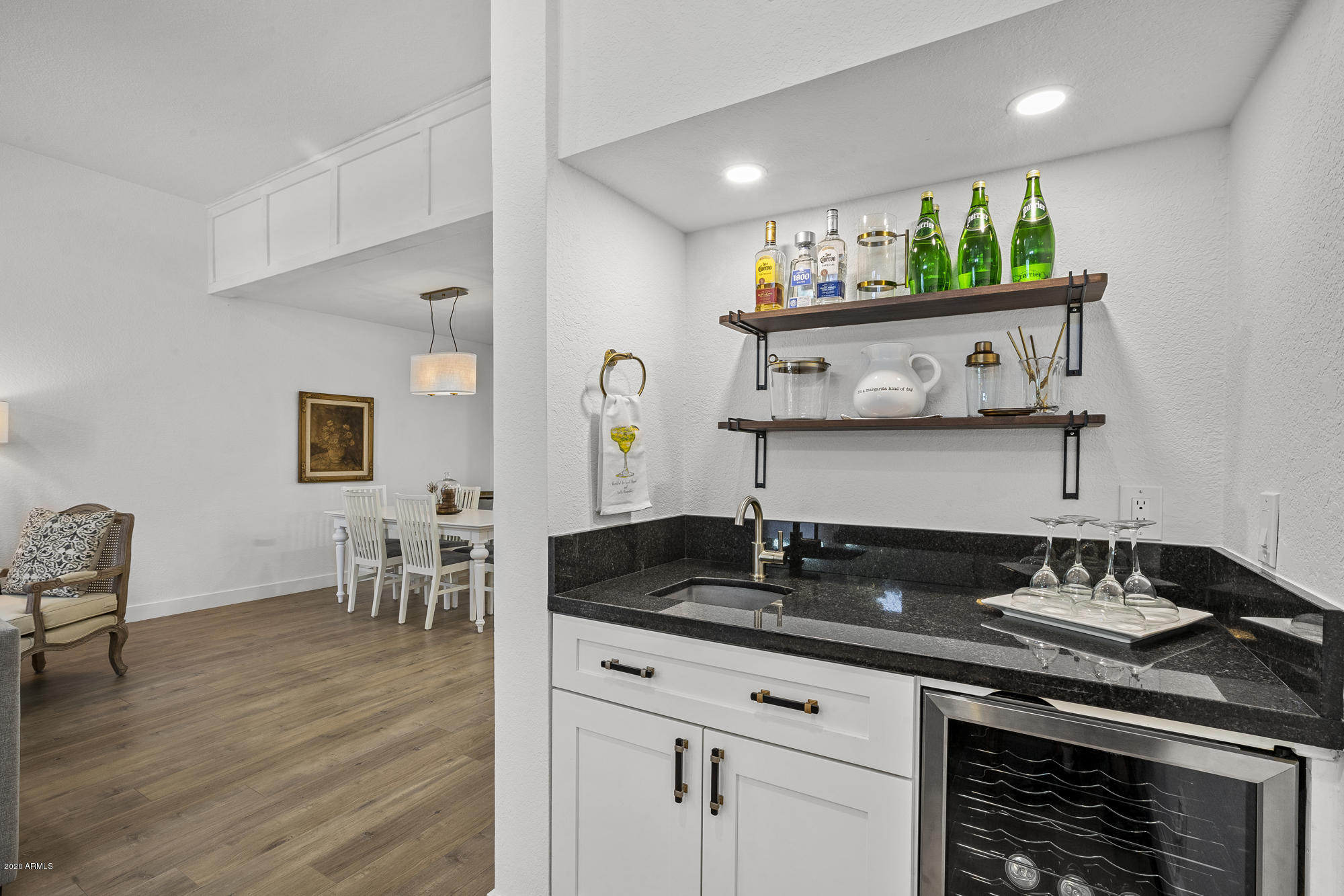 216 West Winged Foot Road Phoenix, AZ 85023 - Photo 7 of 32 Wet Bar