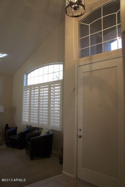 325 West Smoke Tree Road Gilbert, AZ 85233 - Photo 5 of 55 Front Entry