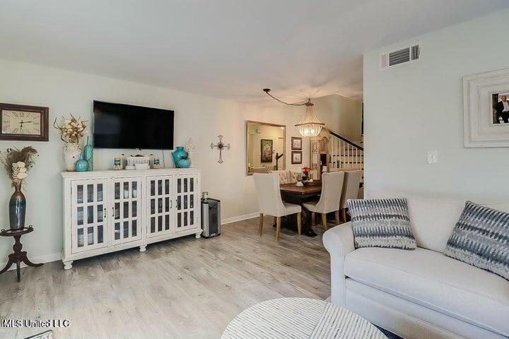 2501 Gulf Avenue, Unit 12 Gulfport, MS 39501 - Photo 12 of 25 20250308163306374120000000-o (1)