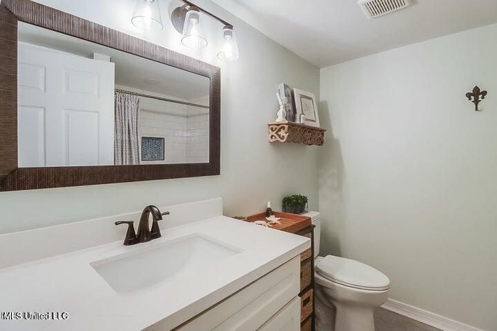 2501 Gulf Avenue, Unit 12 Gulfport, MS 39501 - Photo 6 of 25 20250308163152873459000000-o