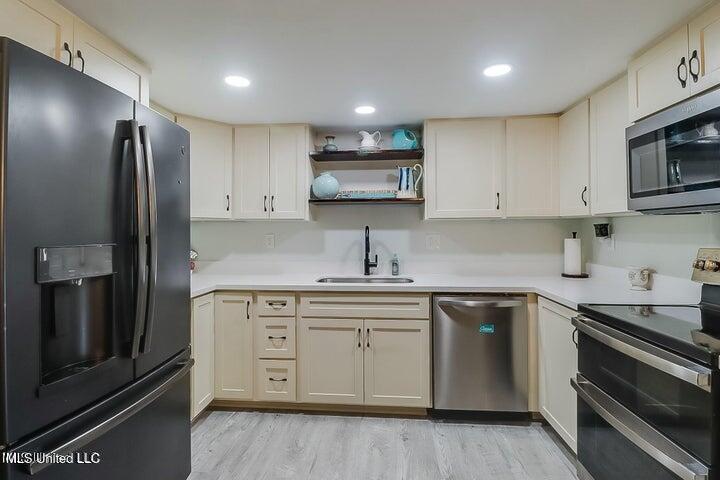 2501 Gulf Avenue, Unit 12 Gulfport, MS 39501 - Photo 9 of 25 20250308163222298194000000-o