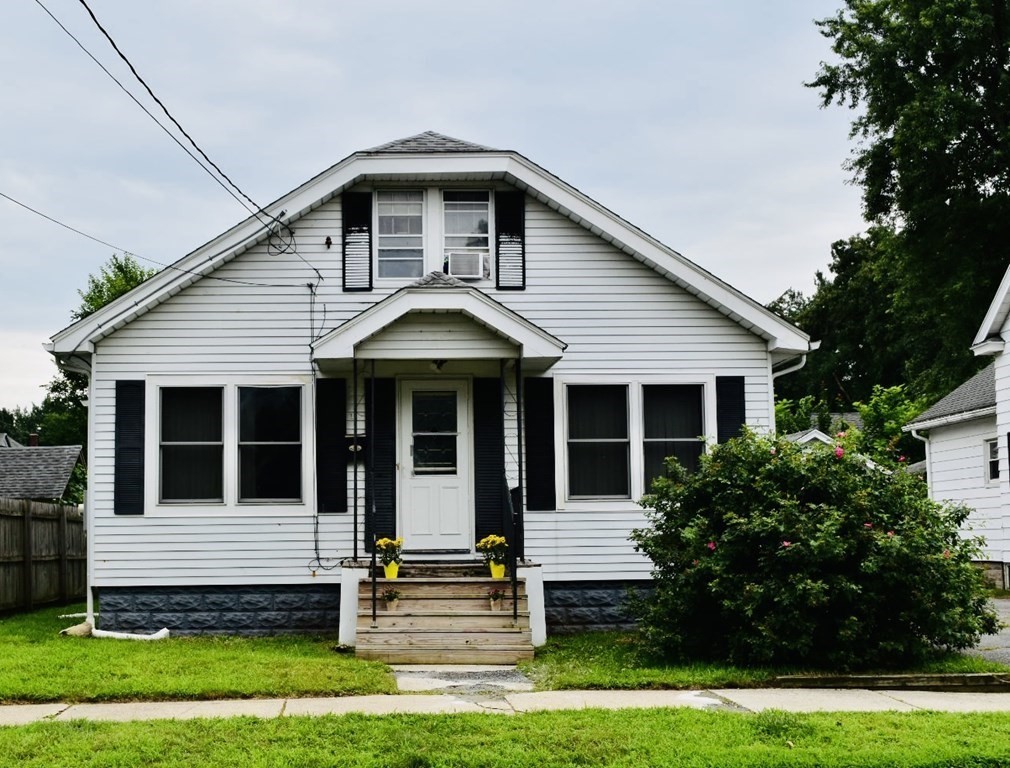 11 Turner Street Springfield, MA 01108 - Photo 1 of 17 Gallery Image 1