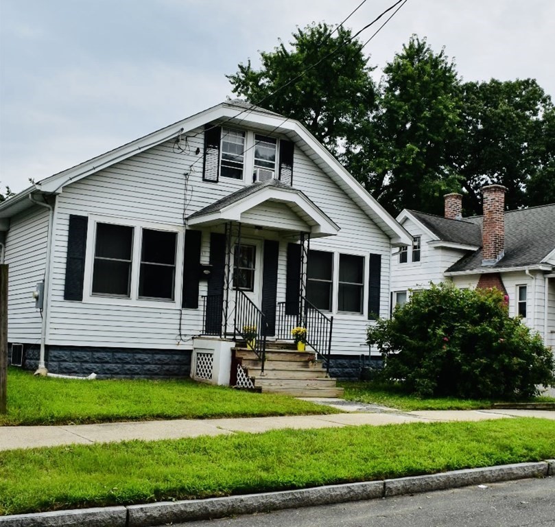 11 Turner Street Springfield, MA 01108 - Photo 3 of 17 Gallery Image 3