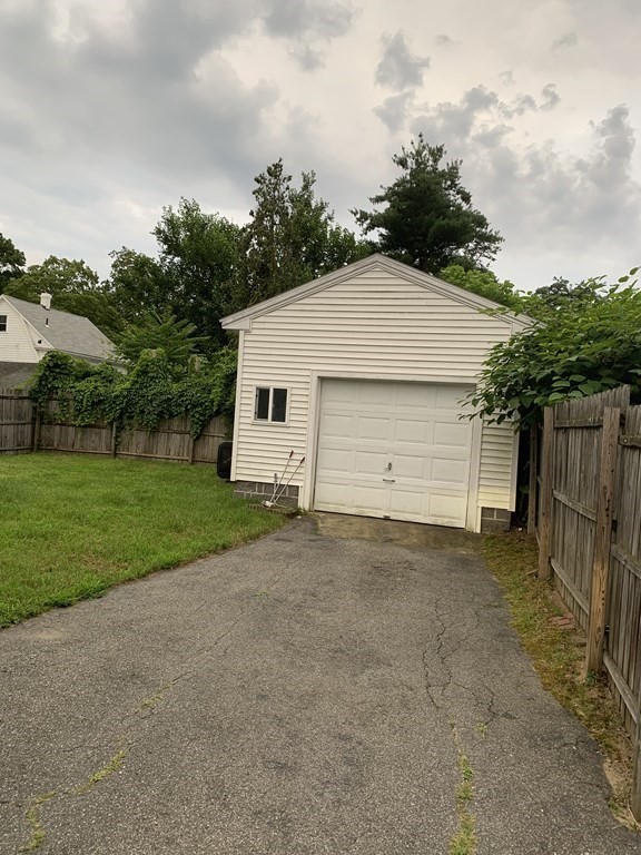 11 Turner Street Springfield, MA 01108 - Photo 4 of 17 Gallery Image 4