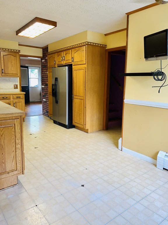 11 Turner Street Springfield, MA 01108 - Photo 8 of 17 Gallery Image 8