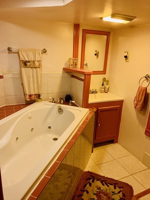 11 Turner Street Springfield, MA 01108 - Photo 10 of 17 Gallery Image 10