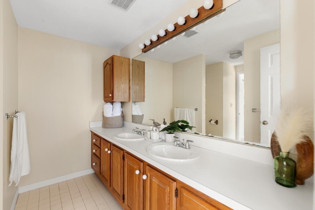 15 Deer Path, Unit 5 Maynard, MA 01754 - Photo 22 of 39 Gallery Image 22