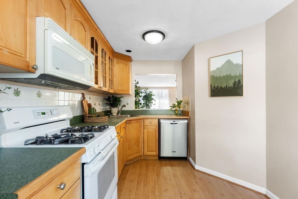 15 Deer Path, Unit 5 Maynard, MA 01754 - Photo 4 of 39 Gallery Image 4