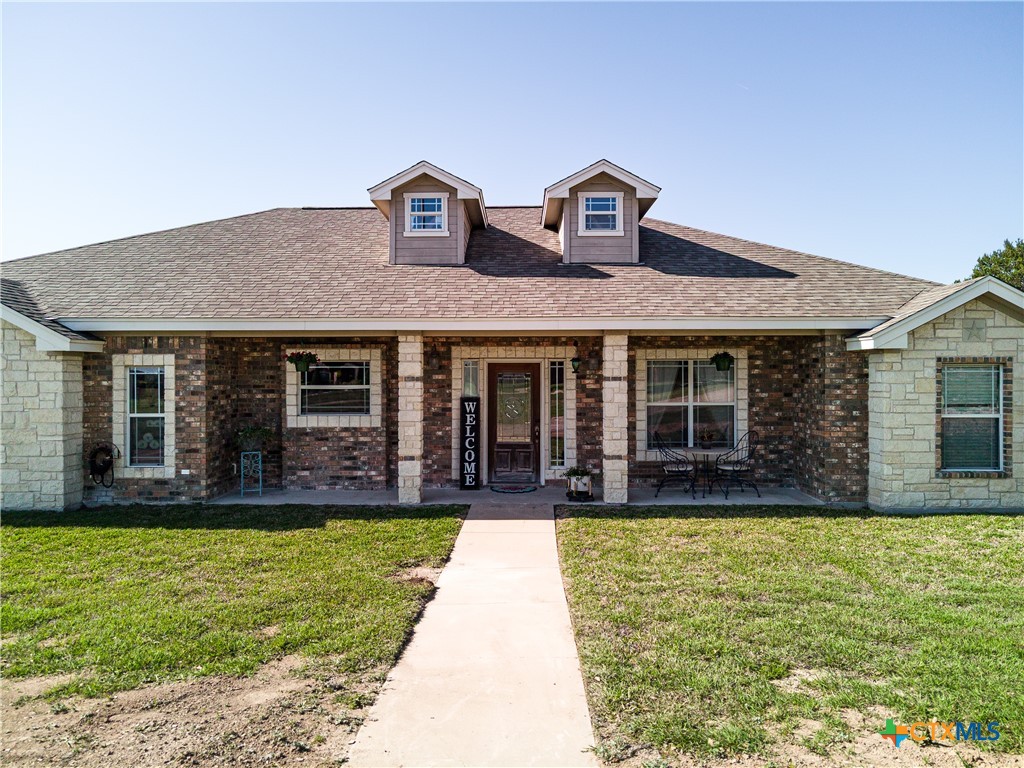 690 A County Road 4707 Kempner, TX 76539 - Photo 4 of 39 a front view of a house with a yard