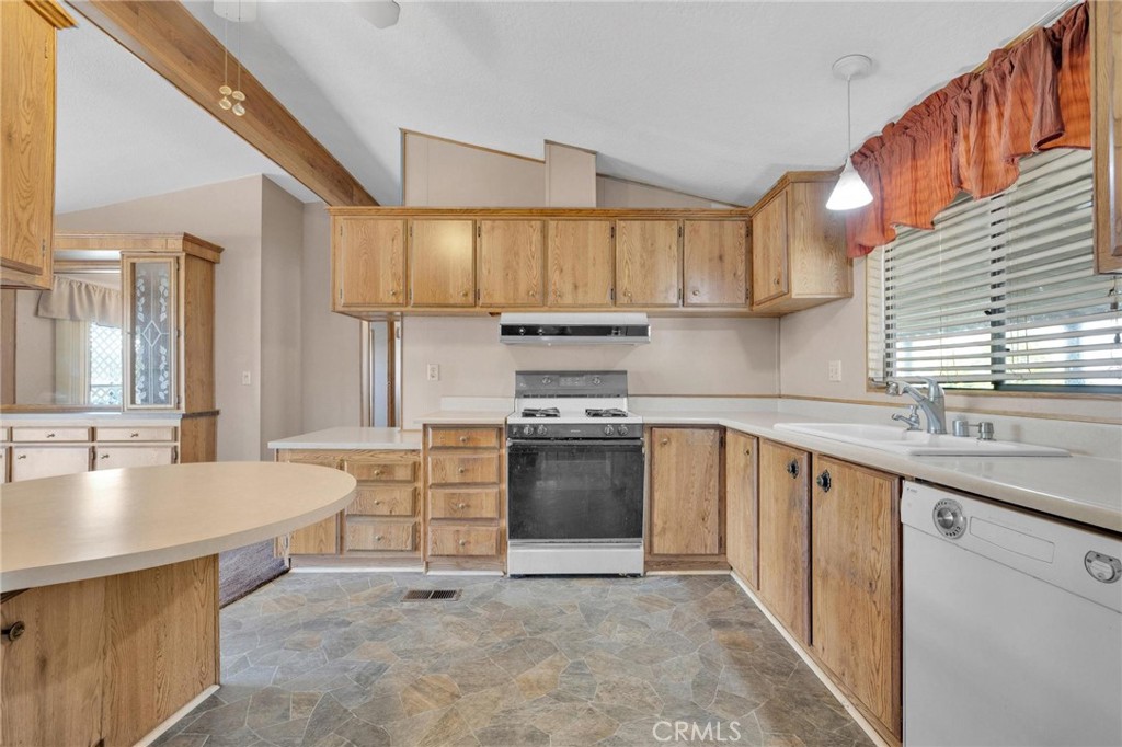 11949 Riverside Drive, Unit 135 Lakeside, CA 92040 - Photo 5 of 22 Gallery Image 5