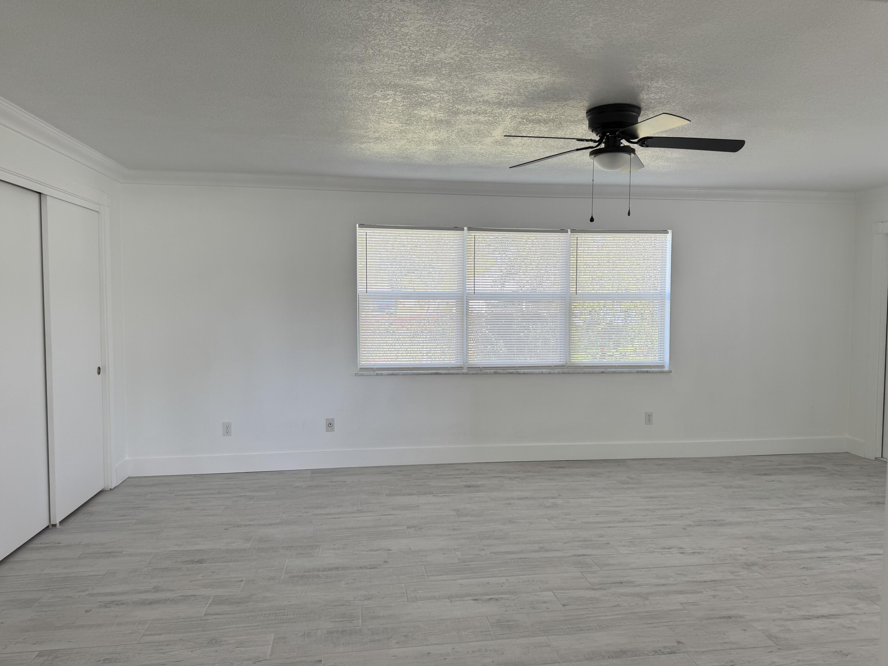 502 Park Avenue Sebastian, FL 32958 - Photo 5 of 14 Family Room