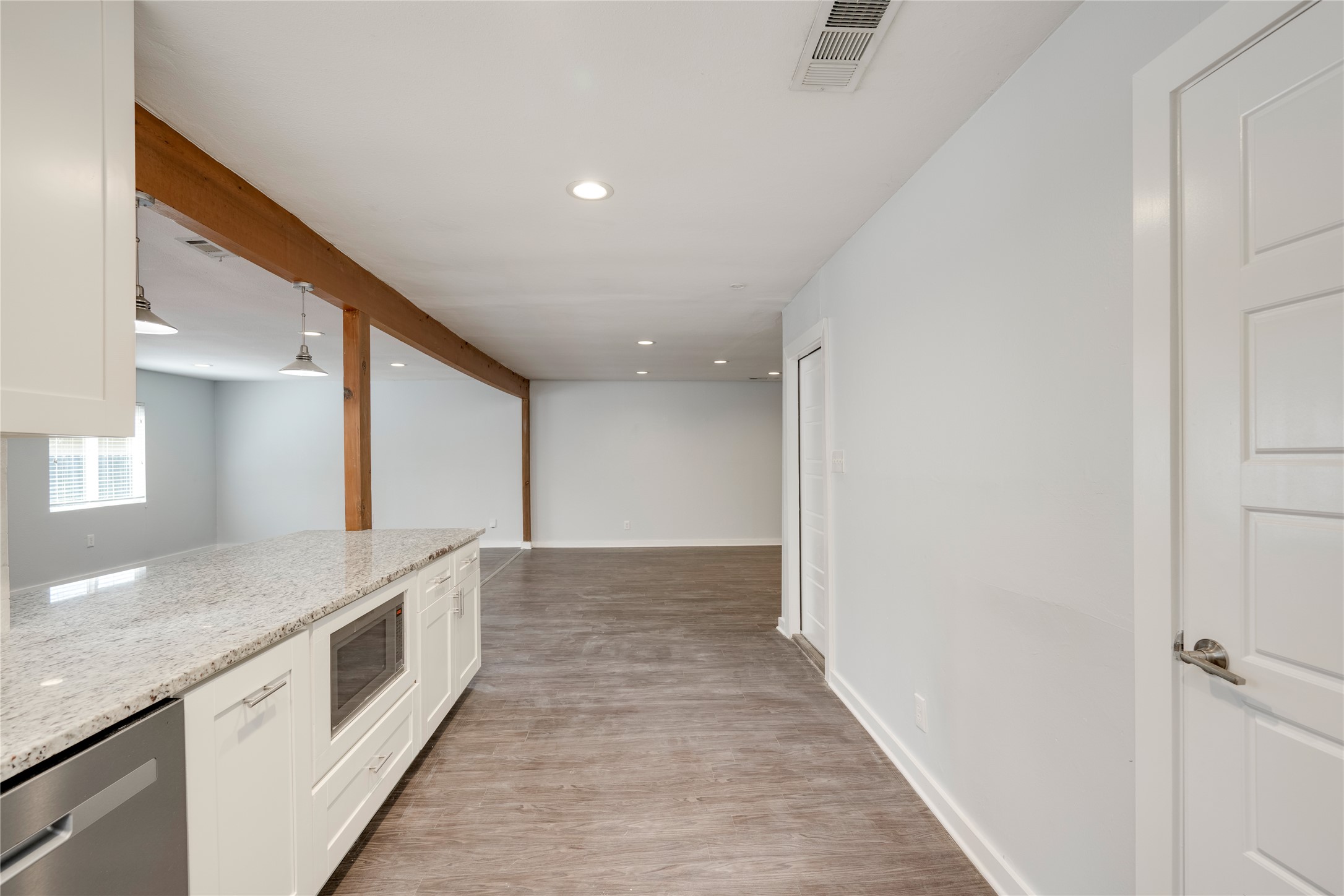 5402 Chevy Circle Austin, TX 78723 - Photo 8 of 29