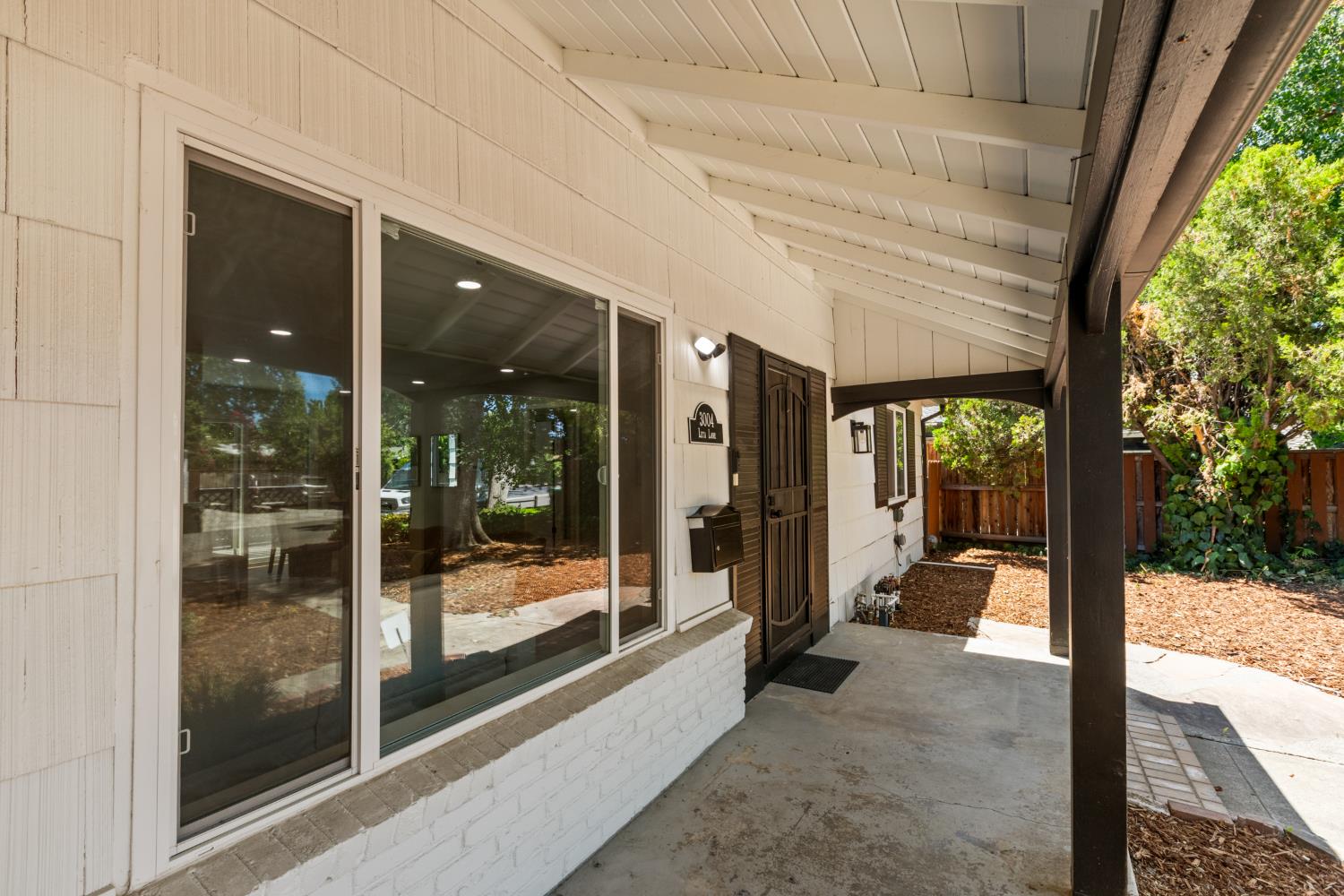 3004 Leta Lane Sacramento, CA 95821 - Photo 3 of 48
