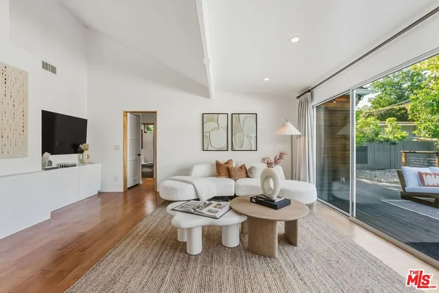 $1,999,000 | 4001 Alcove Avenue, Studio City, CA 91604