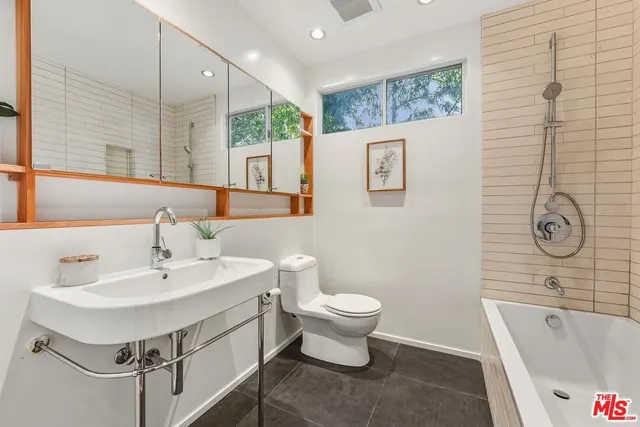 $1,999,000 | 4001 Alcove Avenue, Studio City, CA 91604