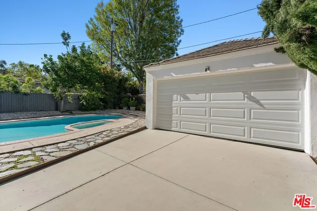 $1,999,000 | 4001 Alcove Avenue, Studio City, CA 91604