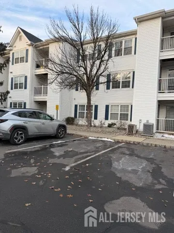 $2,400 | 513 Waterford Drive, Edison, NJ 08817