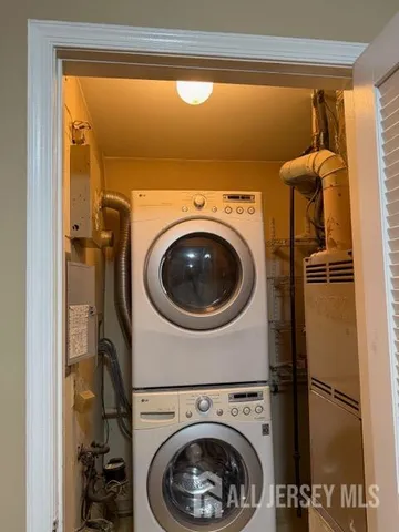 $2,400 | 513 Waterford Drive, Edison, NJ 08817