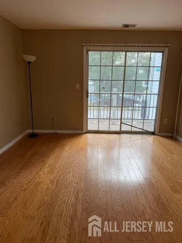 $2,400 | 513 Waterford Drive, Edison, NJ 08817