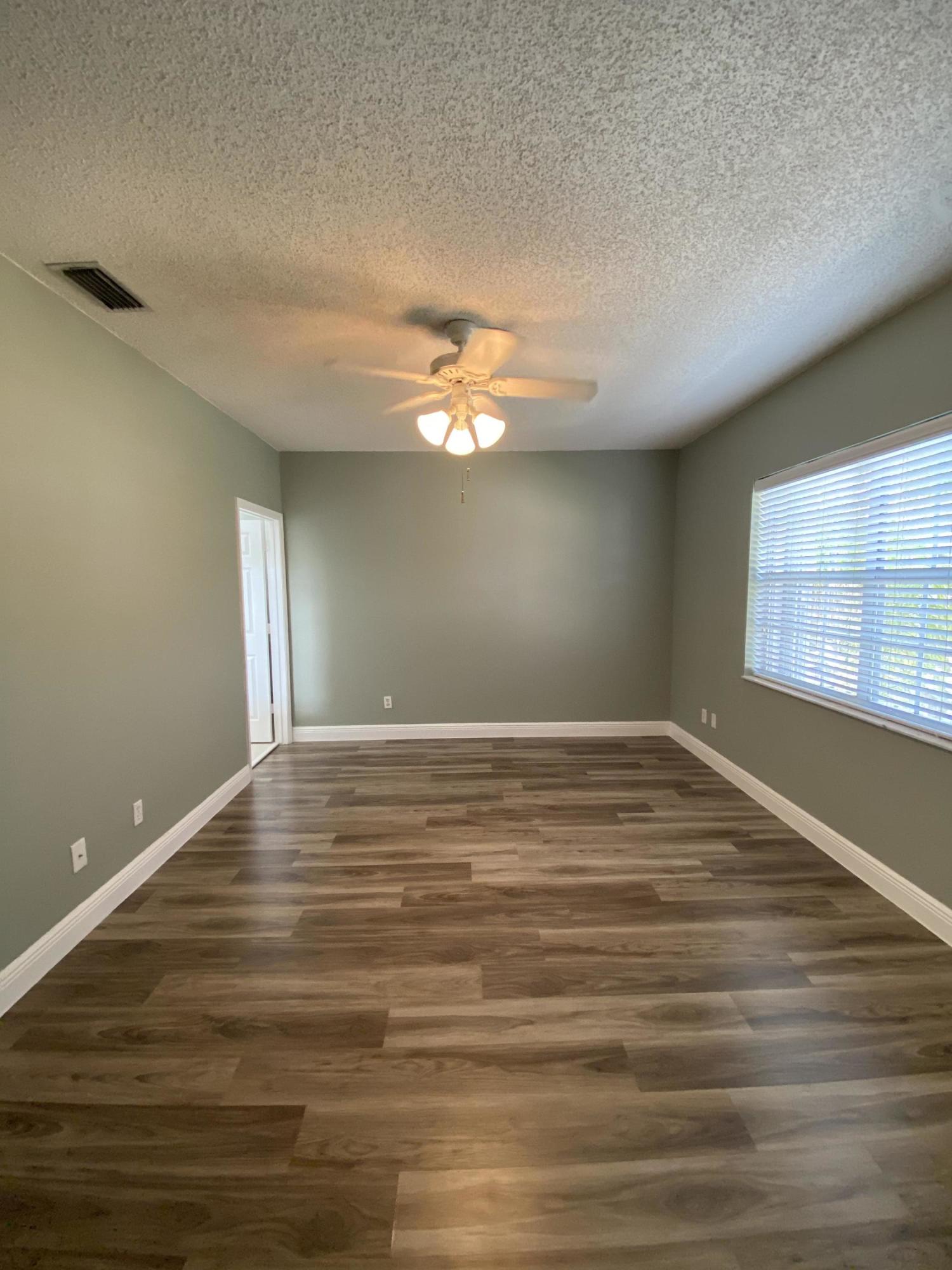 16063 Emerald Cove Road Weston, FL 33331 - Photo 17 of 35 971D7806-5FE0-4000-8580-B443B89C167A