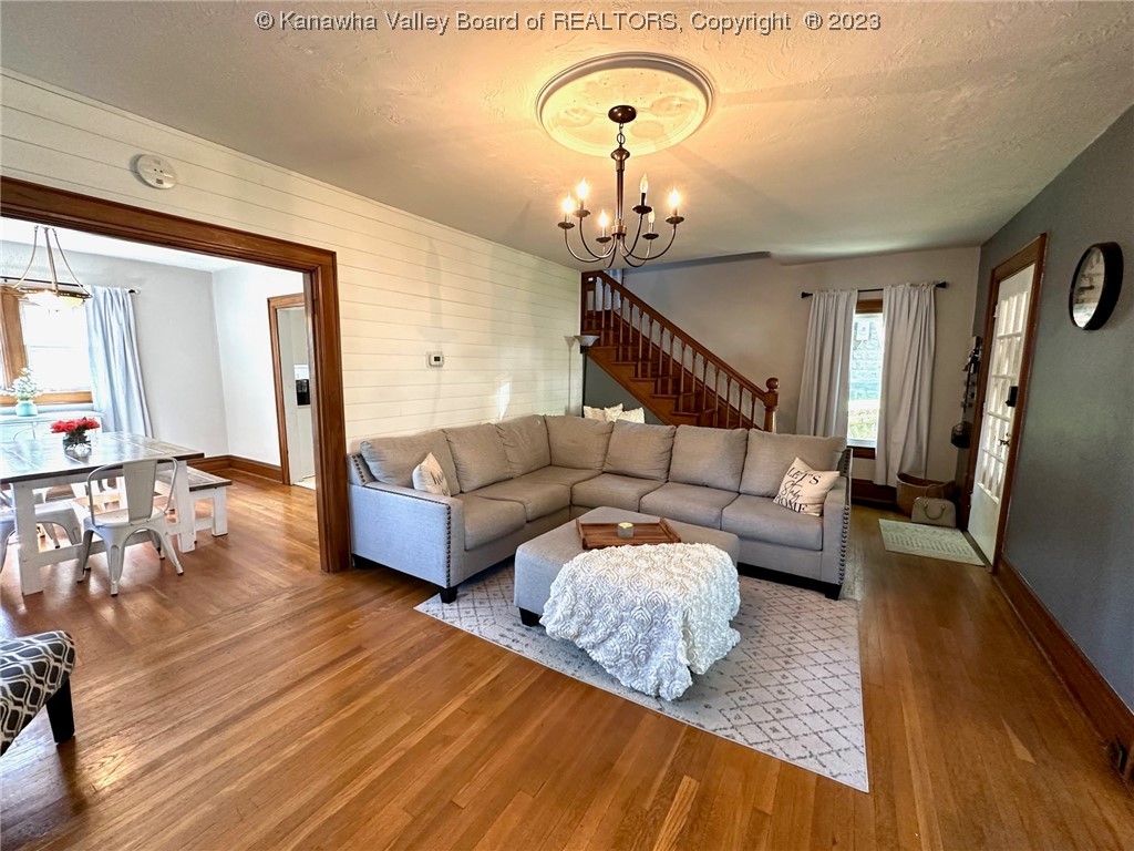 1114 Oakmont Road Charleston, WV 25314 - Photo 6 of 38 Gallery Image 6