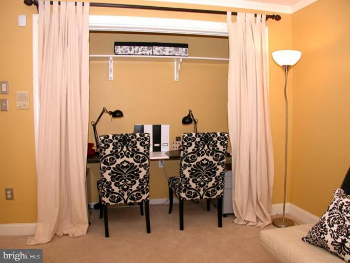 724 West Glebe Road Alexandria, VA 22305 - Photo 16 of 20 a view of entryway