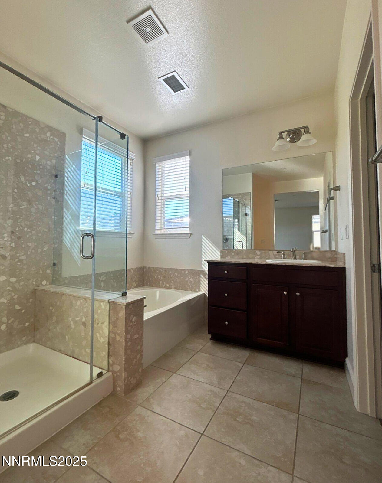 2598 Piero Court Sparks, NV 89434 - Photo 11 of 18 d86ae452-77ed-4437-b0b1-a783bab4b374