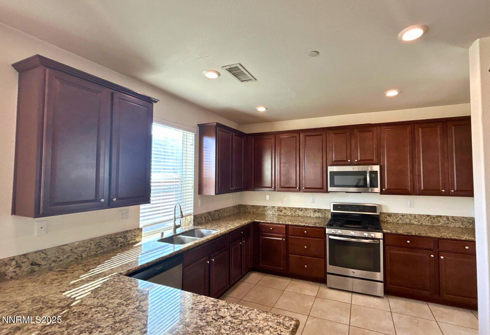 2598 Piero Court Sparks, NV 89434 - Photo 2 of 18 cdd840be-e9af-45bc-849a-c5ddc6523af6