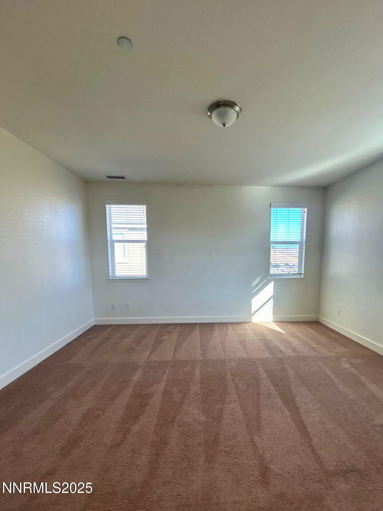 2598 Piero Court Sparks, NV 89434 - Photo 9 of 18 46b3ce98-0b10-4ffe-a516-cc2d4605d14c