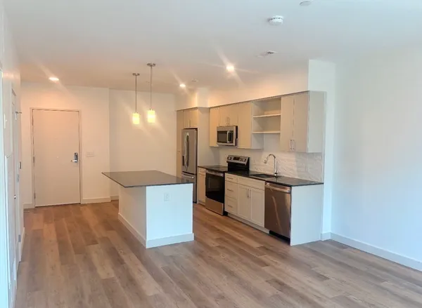 $2,561 | 266 Canal Street, Unit 2410, Salem, MA 01970