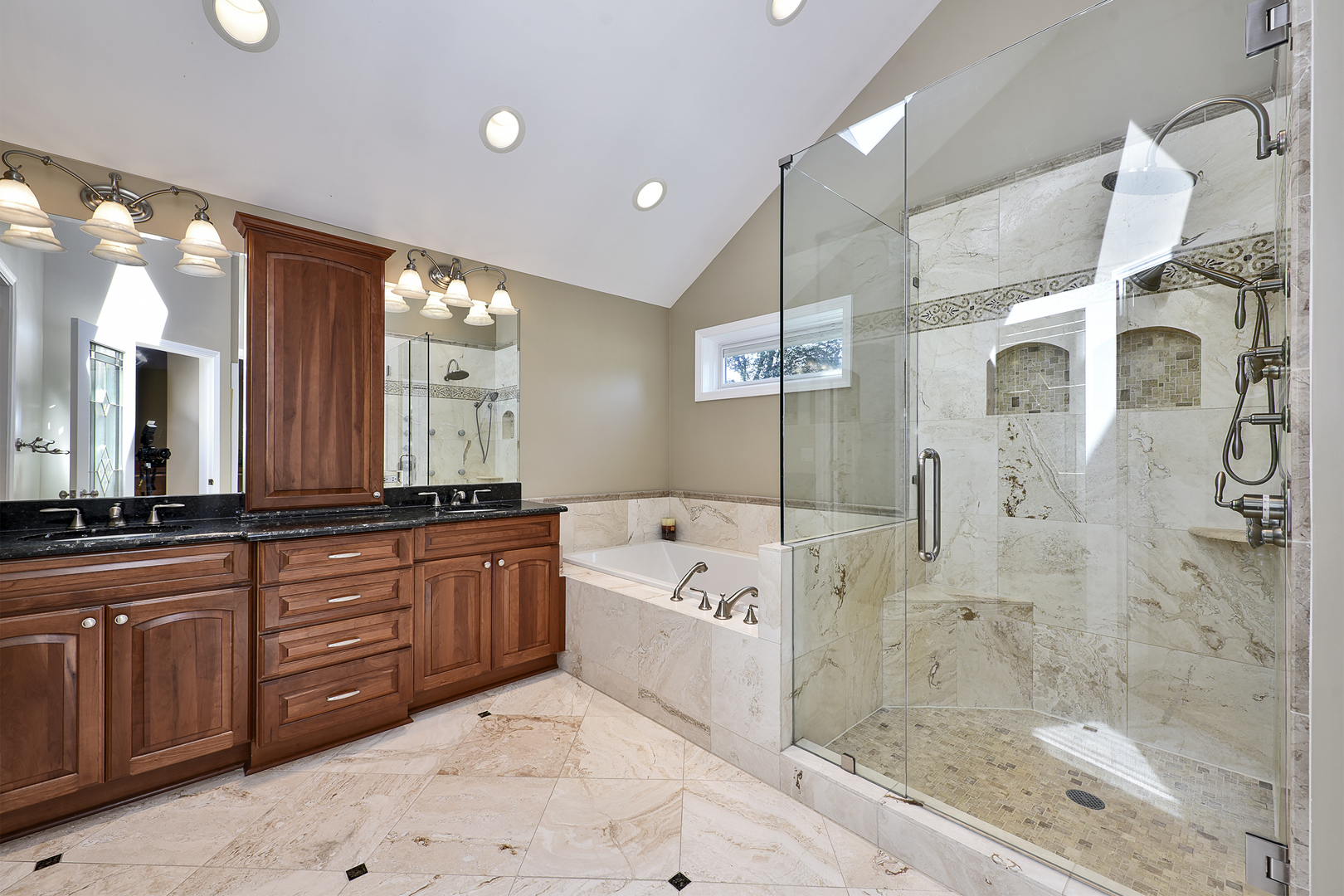 381 Grayfriars Lane Inverness, IL 60067 - Photo 13 of 37