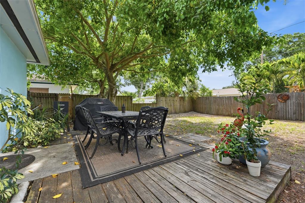 2140 Northeast Coachman Road Clearwater, FL 33765 - Photo 33 of 40