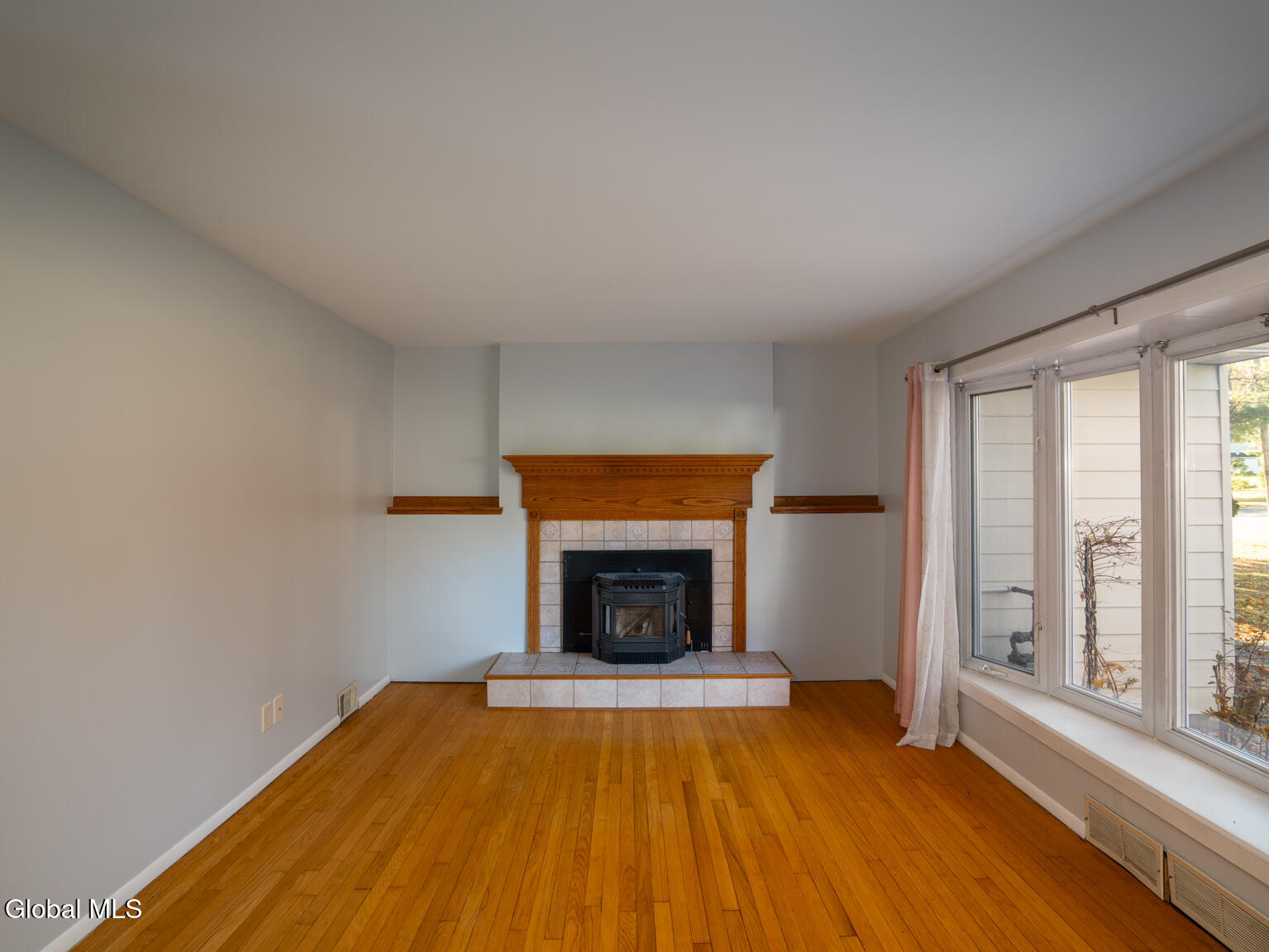 930 Riverview Road Niskayuna, NY 12309 - Photo 11 of 30 DSC05101-Edit