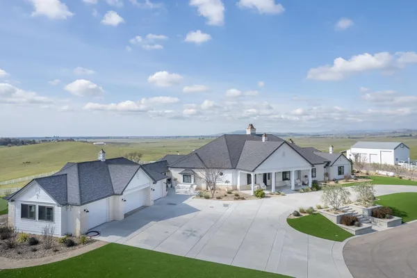 $2,950,000 | 18300 Watts Valley Road, Sanger, CA 93657