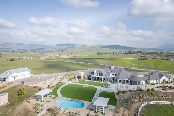 $2,950,000 | 18300 Watts Valley Road, Sanger, CA 93657