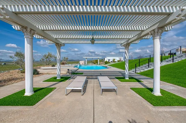 $2,950,000 | 18300 Watts Valley Road, Sanger, CA 93657