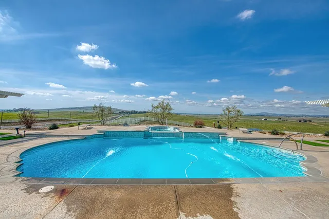 $3,150,000 | 18300 Watts Valley Road, Sanger, CA 93657