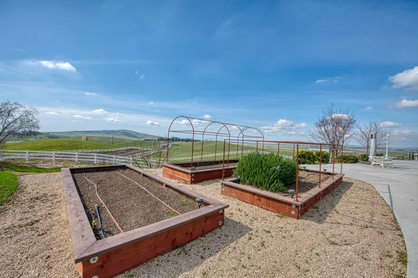 $2,950,000 | 18300 Watts Valley Road, Sanger, CA 93657