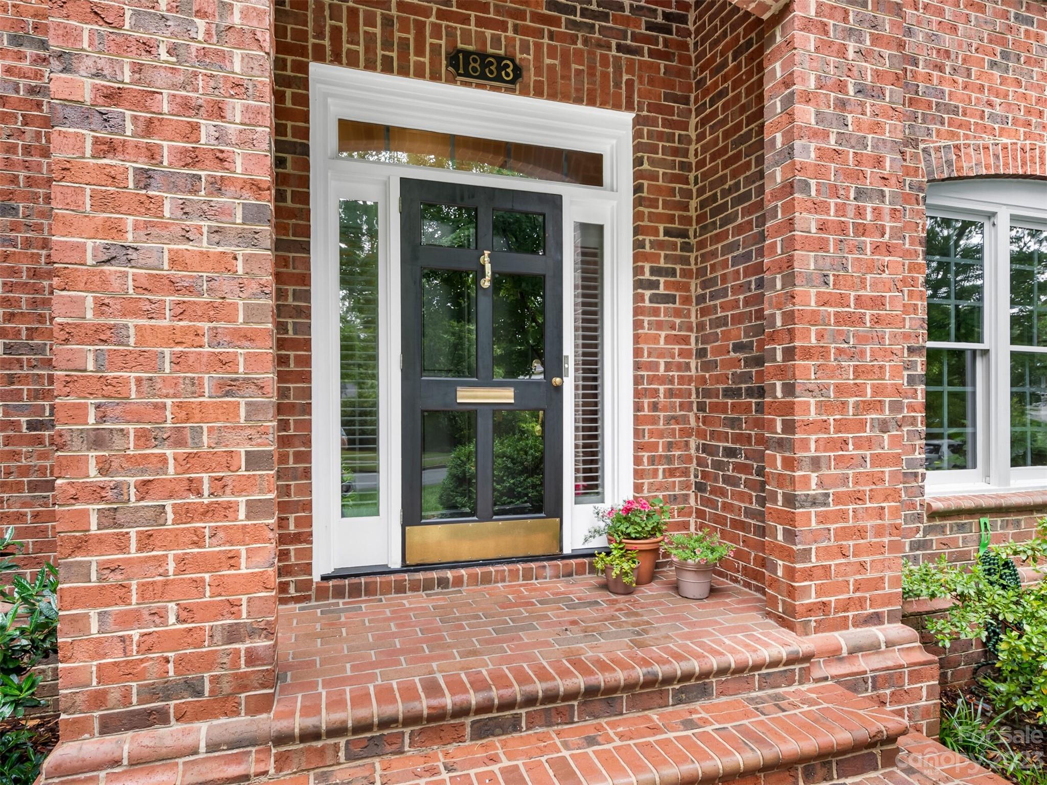 1833 Sterling Road Charlotte, NC 28209 - Photo 3 of 32 Gallery Image 3