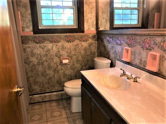 1040 State Road Monessen, PA 15062 - Photo 10 of 24 Upper Level Full Bath.