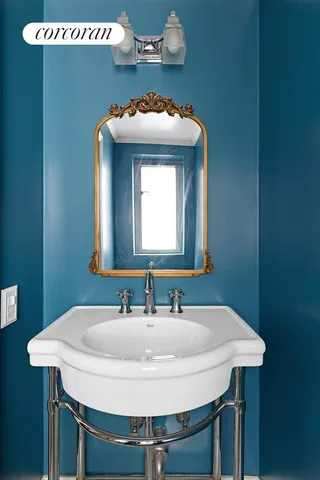 $945,000 | 200 East 57th Street, Unit 6H | Midtown East