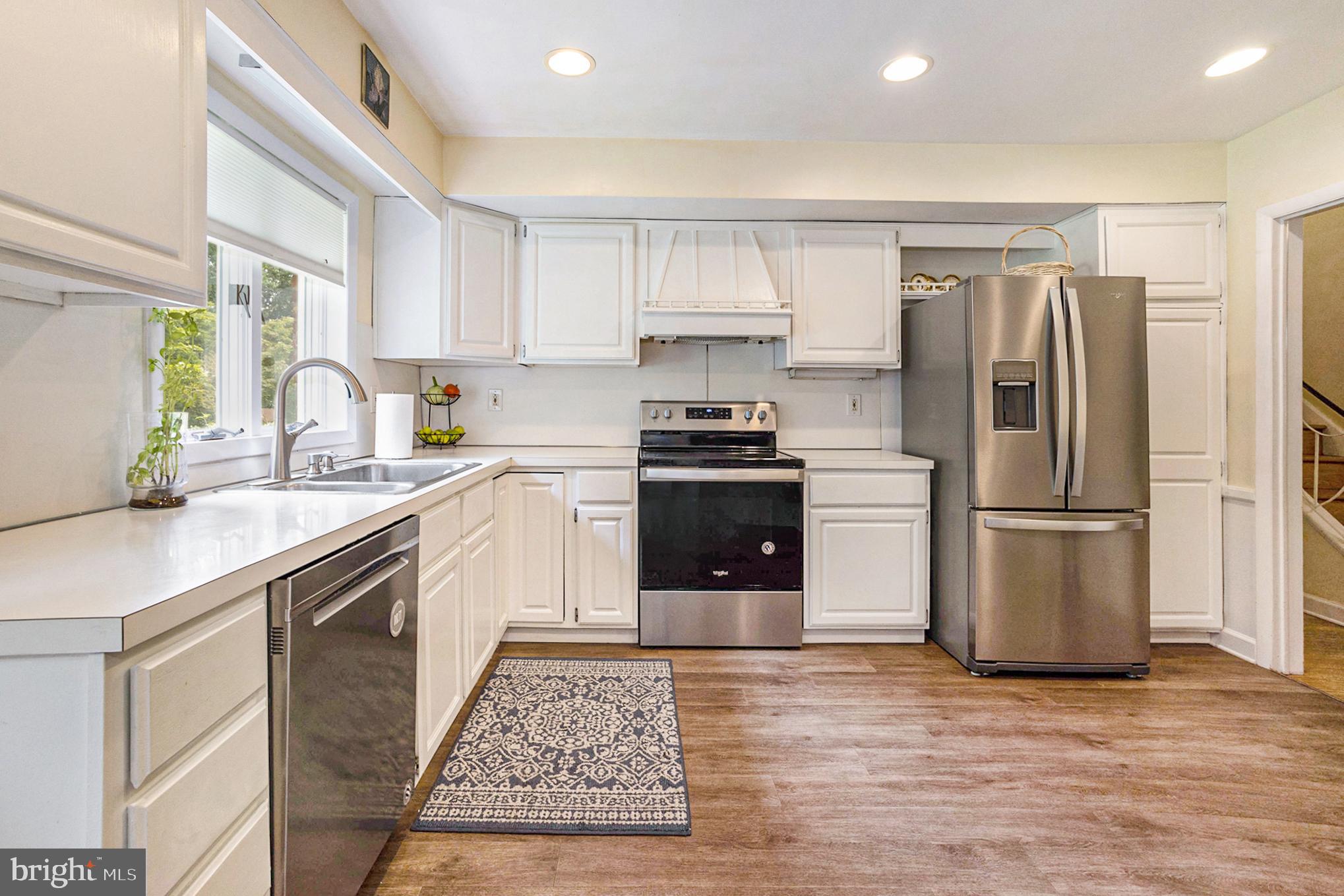 350 Red Coat Lane Wayne, PA 19087 - Photo 12 of 38 Kitchen with Stainless appliances.